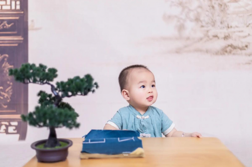 偃师三个月宝宝抬头不稳